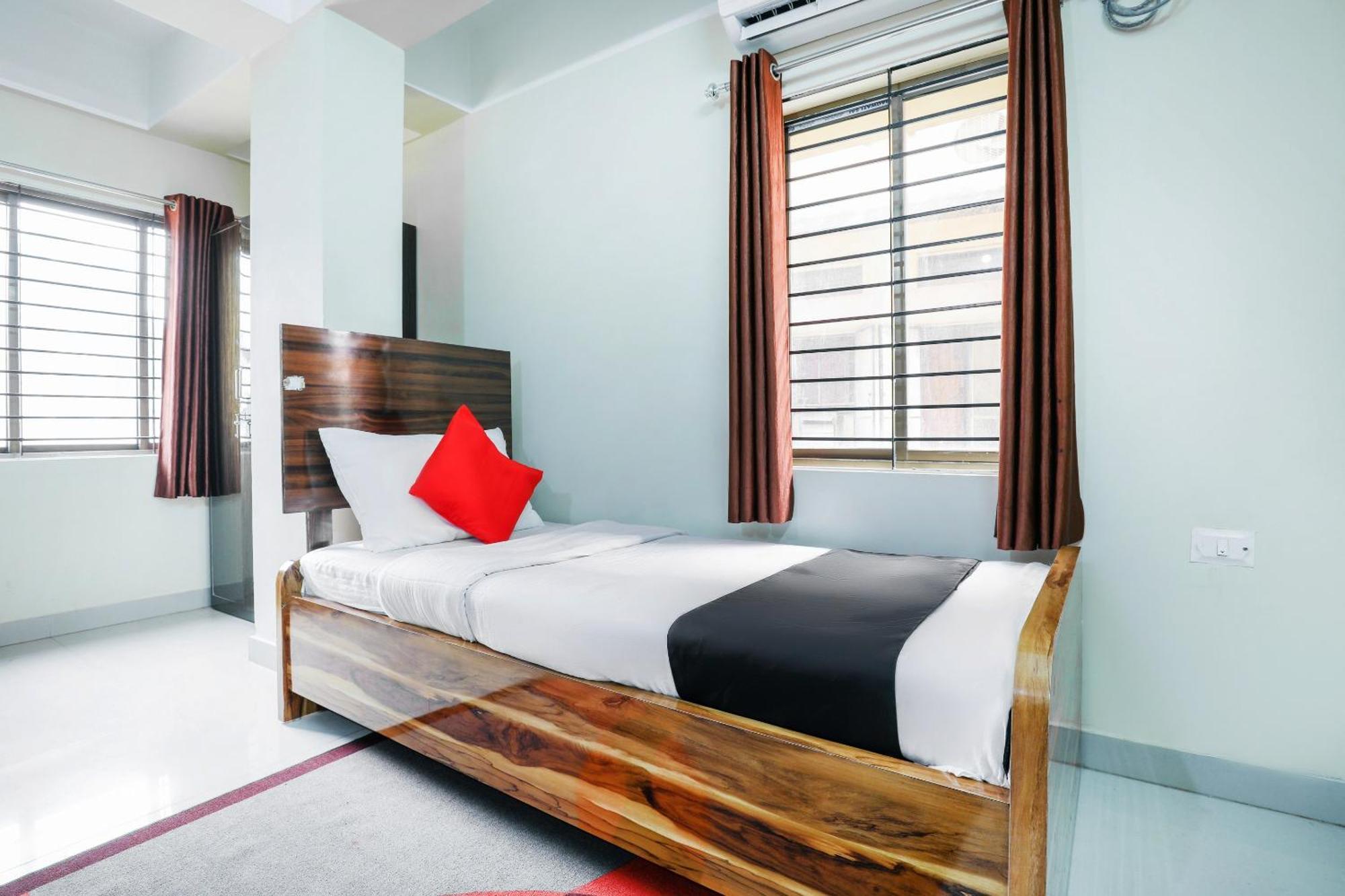 Hotel O Central Inn Dispur Buitenkant foto