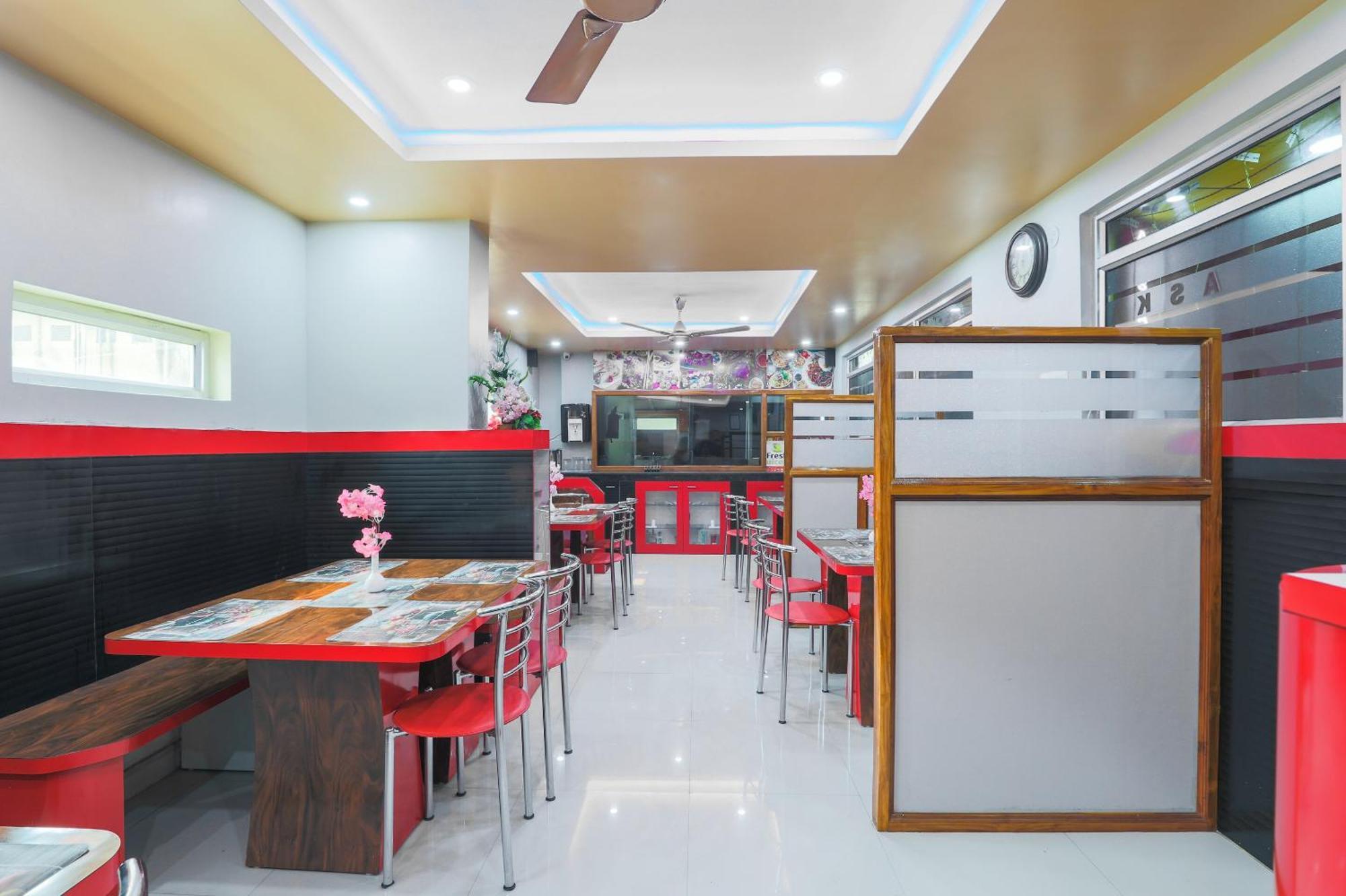 Hotel O Central Inn Dispur Buitenkant foto